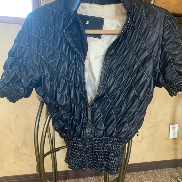 Gorgeous leather jacket - Picture 3 of 4